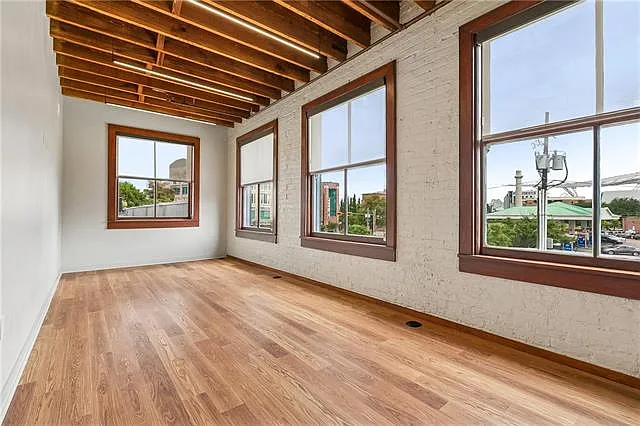 814 Howard Ave #201 — Photo 5