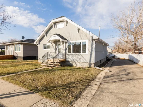 430 Columbia Avenue, Kerrobert, SK S0L 1R0