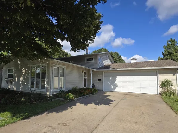 3311 Lakeview Dr, Kearney, NE 68845