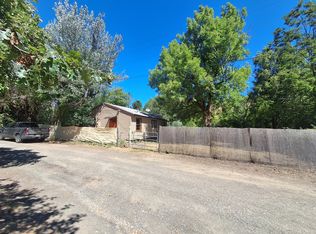 23 Orchard Rd, Whitethorn, CA 95589
