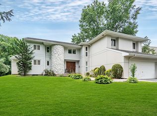 3D Woodland Rd, Roslyn, NY 11576