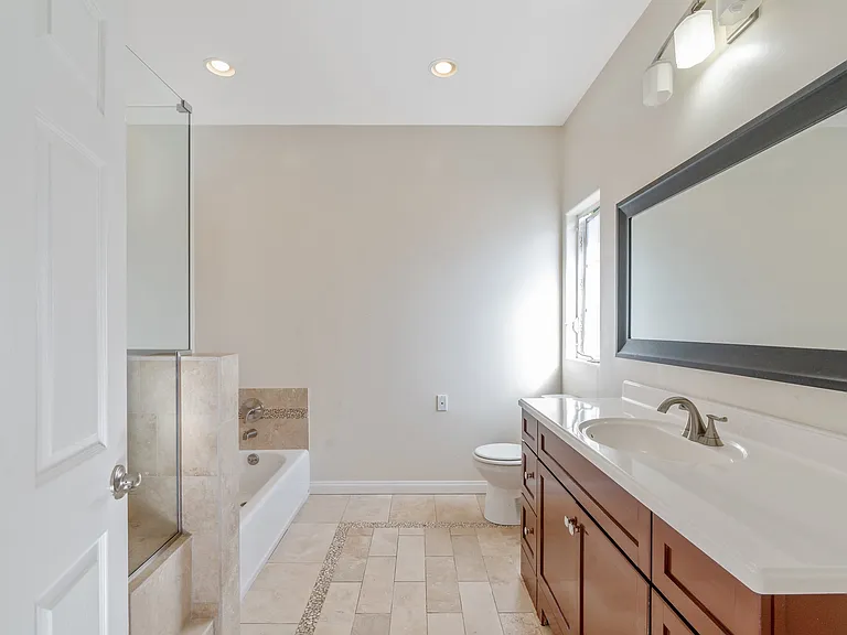 3911 Prospect Ave — Photo 41