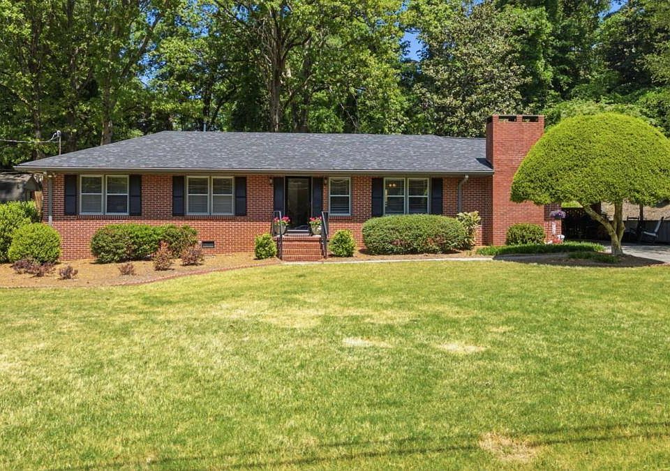 1st image of 3 Mitchell Cir SE