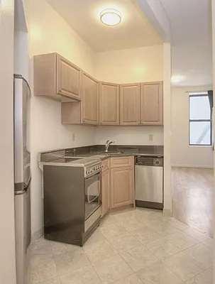 Rented by Mossanen Group | media 9