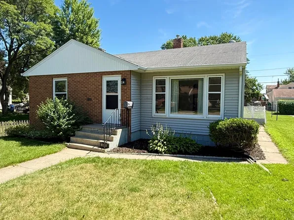 615 2nd Ave NW, New Brighton, MN 55112