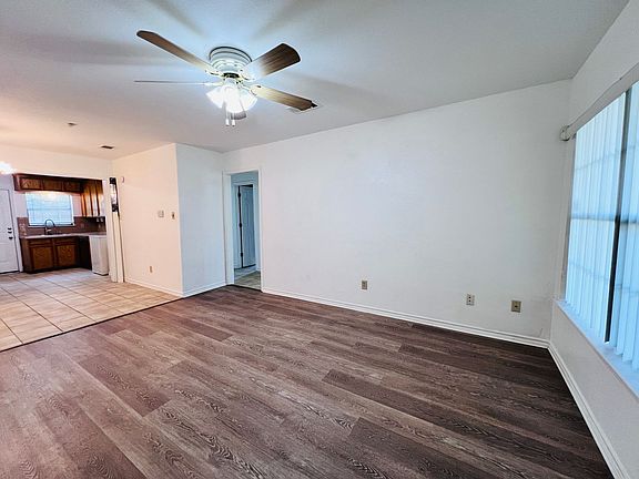 2nd image of 1506 Alamo Ave