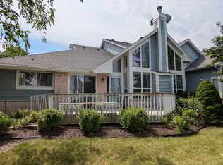 14303 W Waterford Square Dr, New Berlin, WI 53151