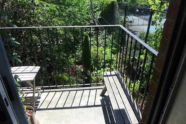 Rented by Brooklyn Bridge | media 20