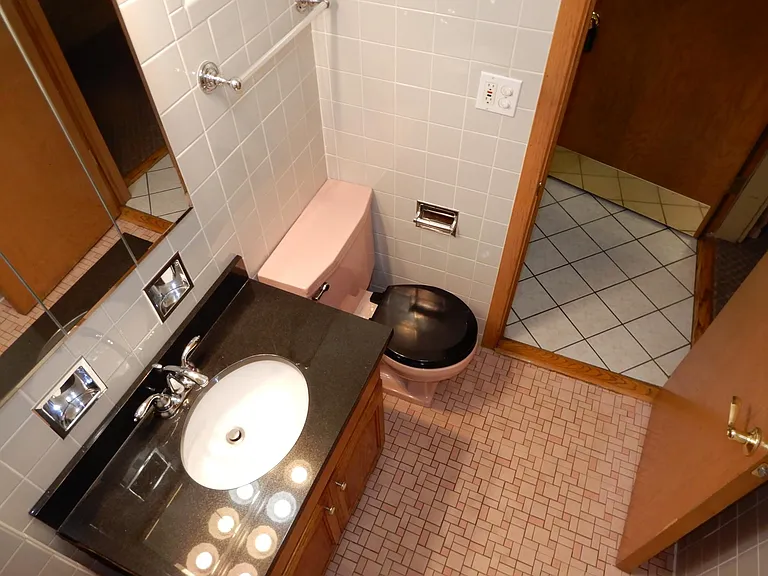 328 Wisconsin Ave #2D — Photo 15