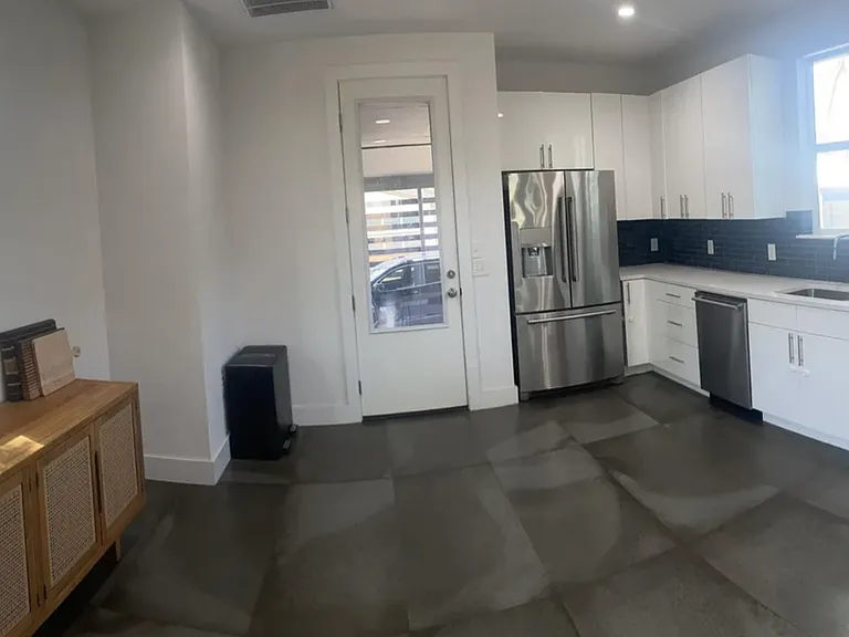 3409 Pennsylvania Ave — Photo 24