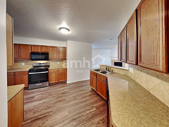 3rd image of 4811 Fair Oak Dale Ln