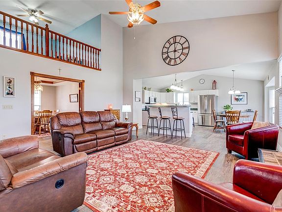 4th image of 914 Timberwood Crossing Ct