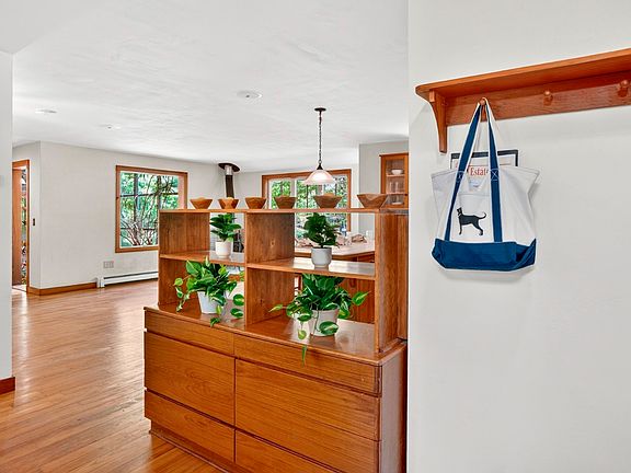 4th image of 4 Rock Pond Rd
