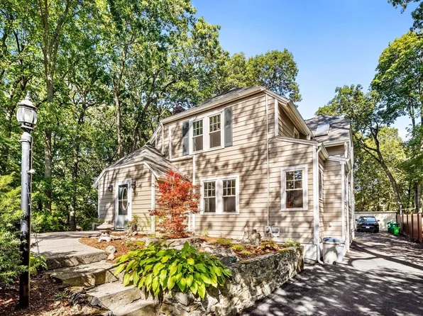 153 Ashcroft Rd, Medford, MA 02155