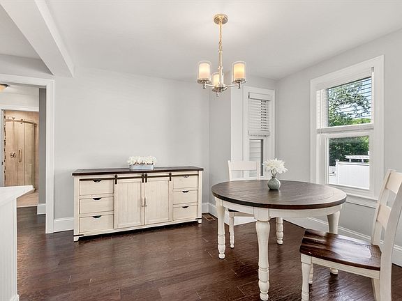 5th image of 68 Prospect St