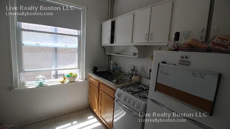 2nd image of 1350 Commonwealth Ave APT 15R