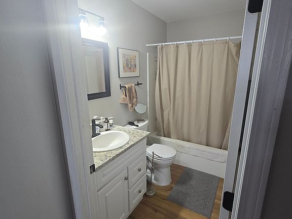 5th image of 114-120 Grand Ave #120B