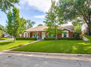 4512 Raintree Ct, Fort Worth, TX 76103