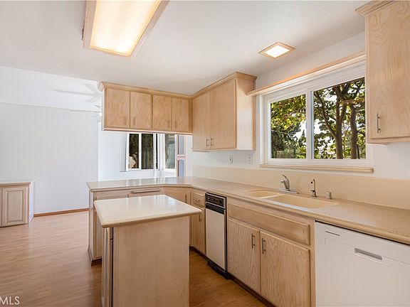 5th image of 1065 Anza Ave