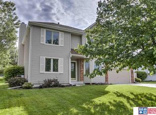 4940 Larkwood Rd, Lincoln, NE 68516