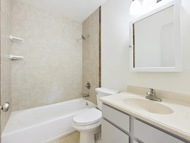 1140 Walnut Ave #11 — Photo 8