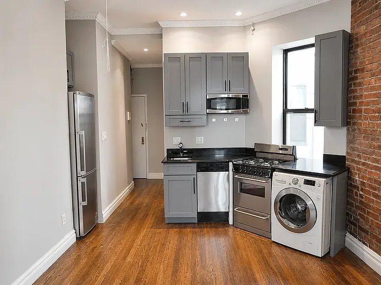 246 Mott St #CP24 — Photo 11