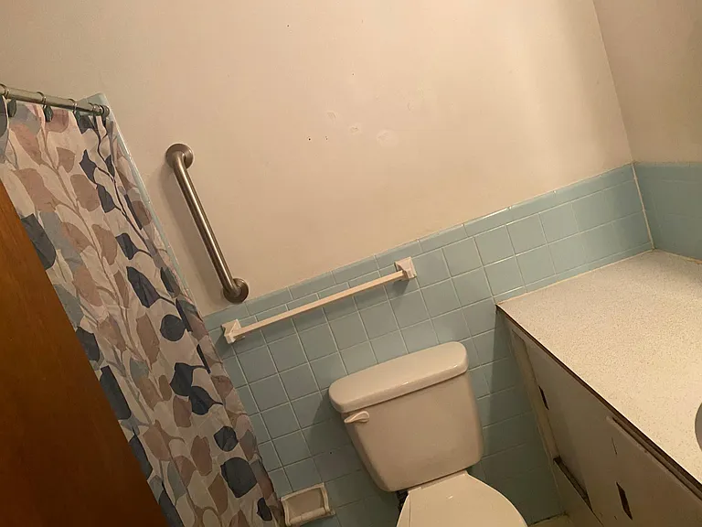 Main bathroom