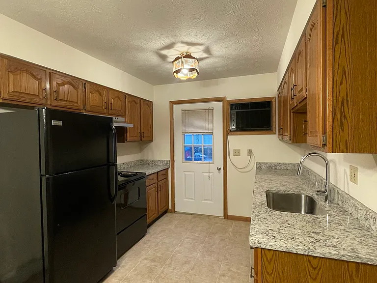 104 Maple Ave #3 — Photo 3