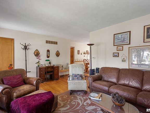 5th image of 3612 Wilkes Ave