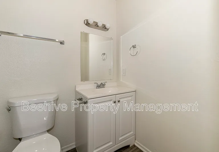 1502 E Adams St #2 — Photo 9