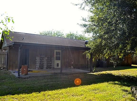 3rd image of 107 E Windsor Dr