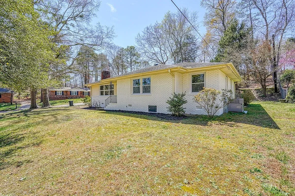 3 bed, 1492 sqft, $1,800 — Photo 4
