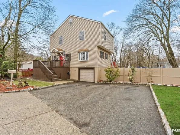 111 Doty Rd, Oakland, NJ 07436