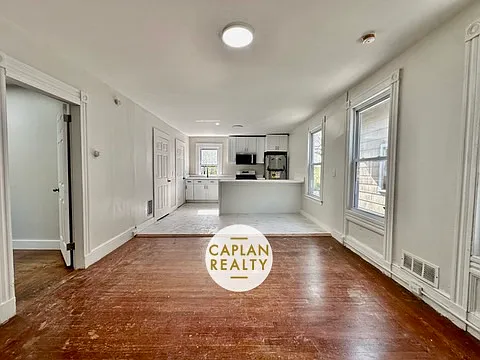 345 Ellsworth Ave #2B