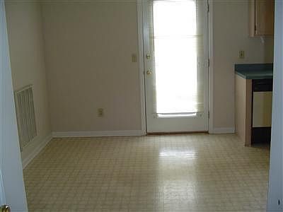 3rd image of 617 Waxwing Way #619