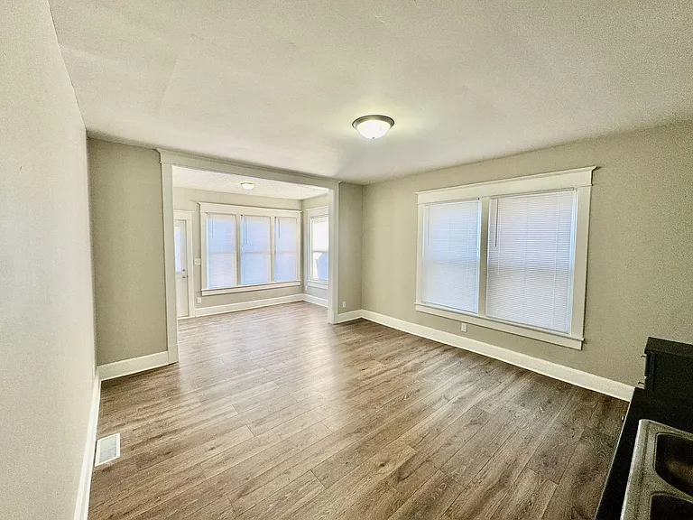 4725 Southern Pkwy #1 — Photo 10