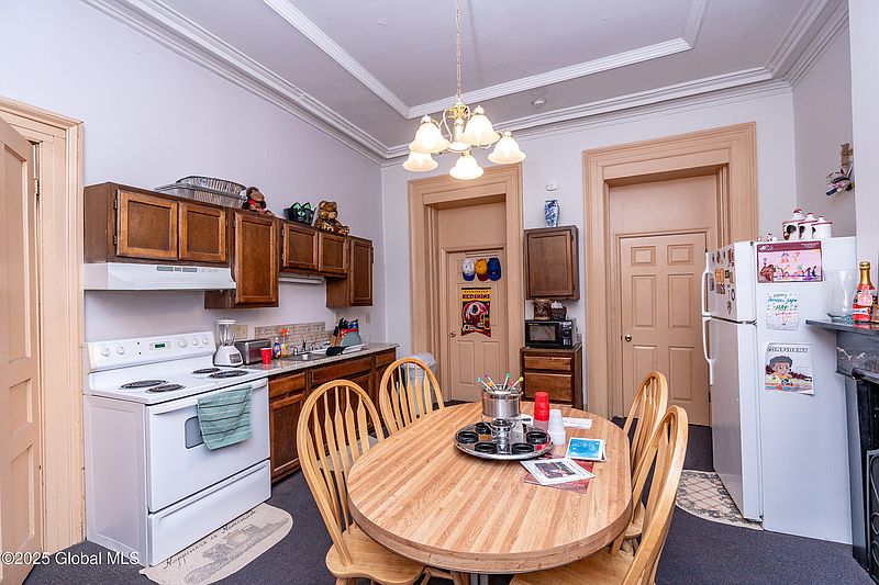 4th image of 23 Ten Broeck Street