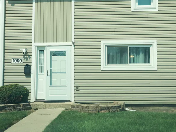 1000 Sandpiper Ct, Bartlett, IL 60103