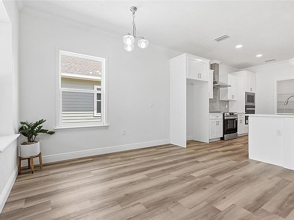 4th image of 6718 SW 10th Ln