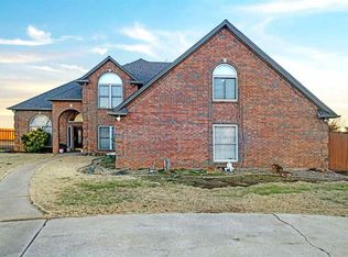 12 NW Valley Ridge Dr, Lawton, OK 73505