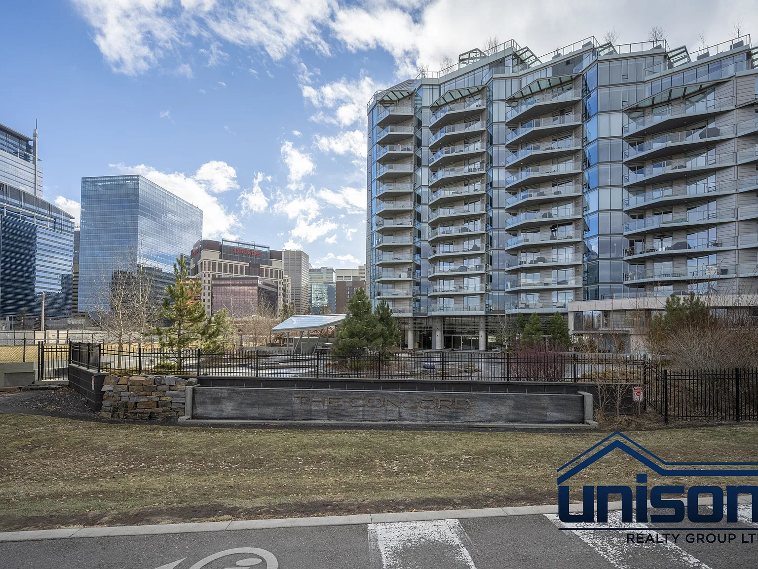 2 bed, 950 sqft, $4,600 — Photo 4