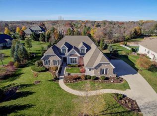 7163 S Cambridge Dr, Franklin, WI 53132