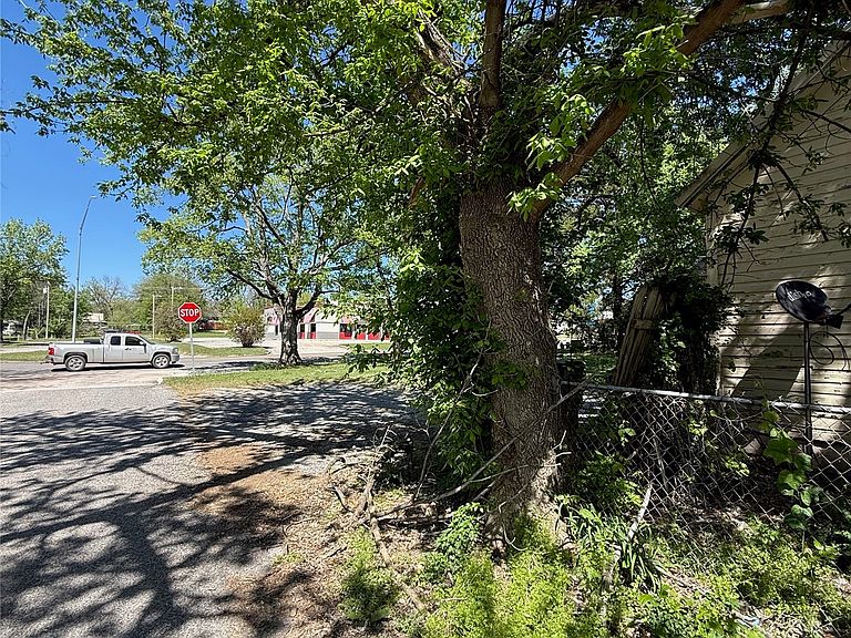 Listing photo 4