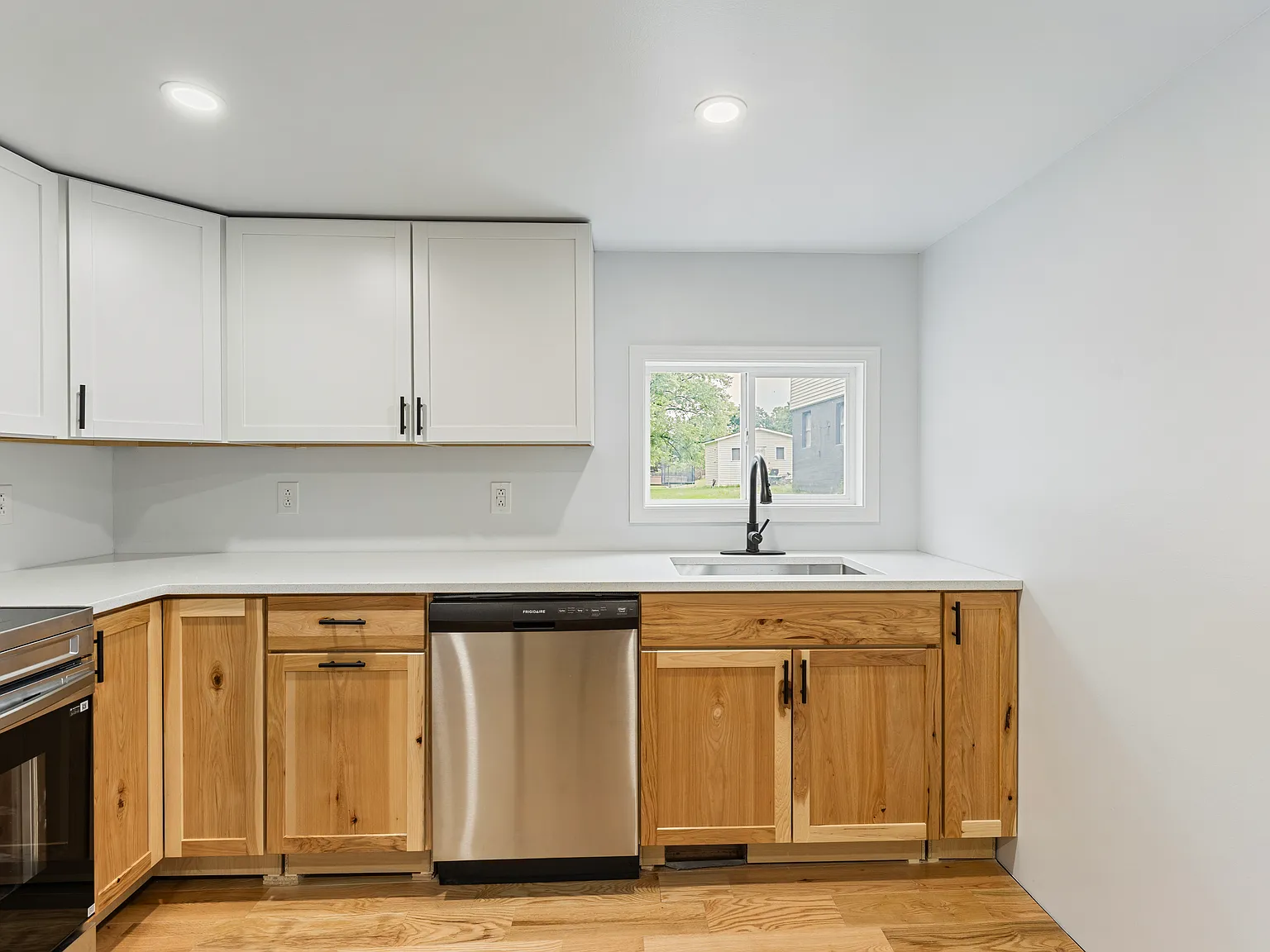 2 bed, 1321 sqft, $2,350 — Photo 3