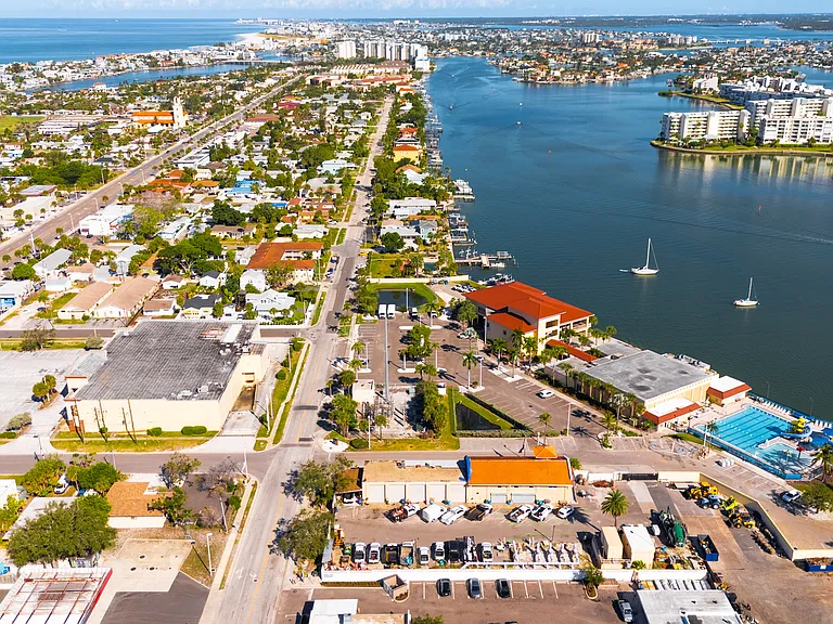 7845 Boca Ciega Dr — Photo 46