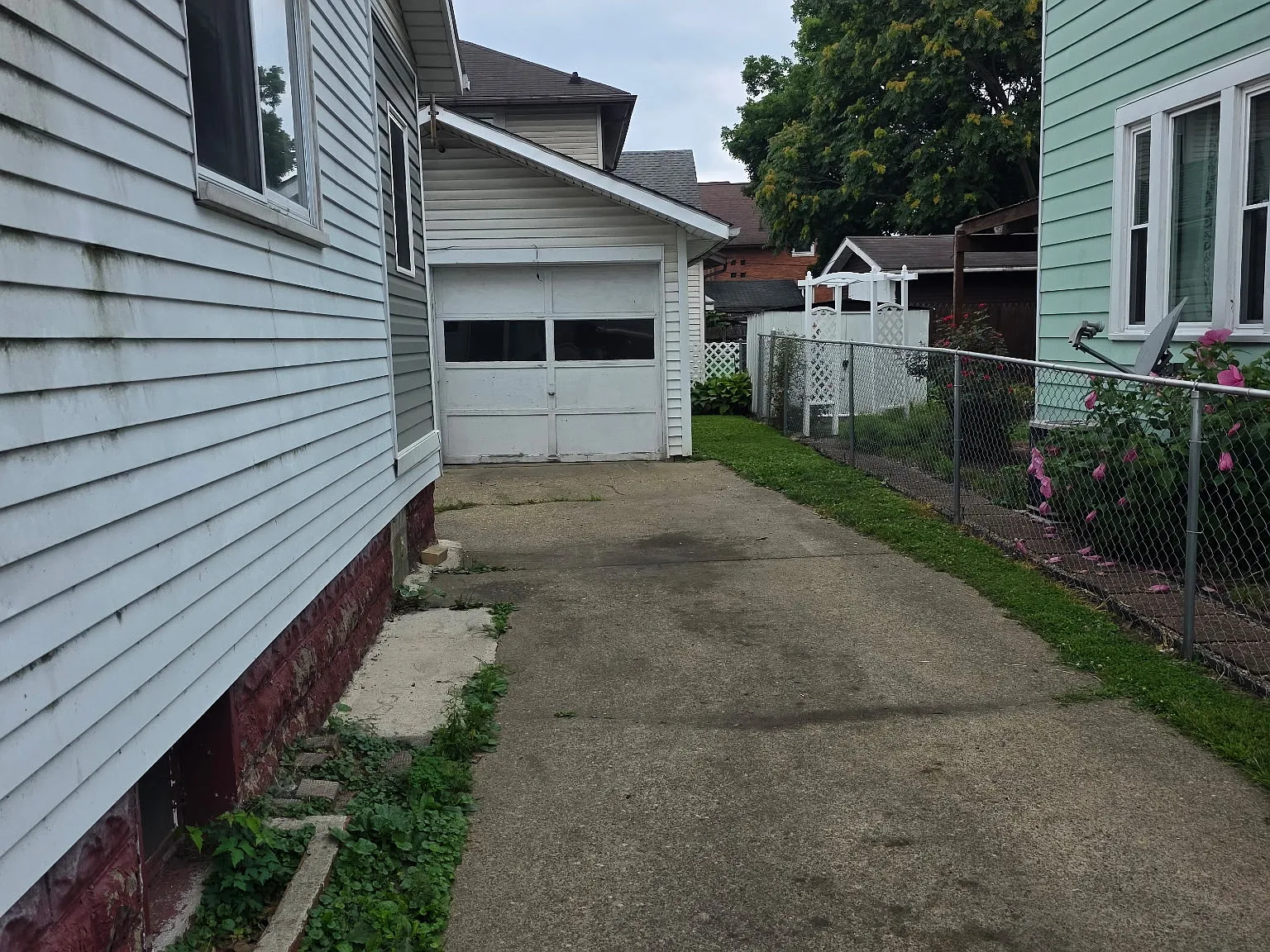 3 bed, 1734 sqft, $1,350 — Photo 2
