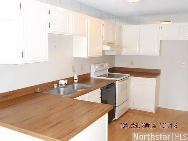 3704 York Cir — Photo 5