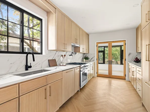 85-15 Wareham Place image 5 of 20