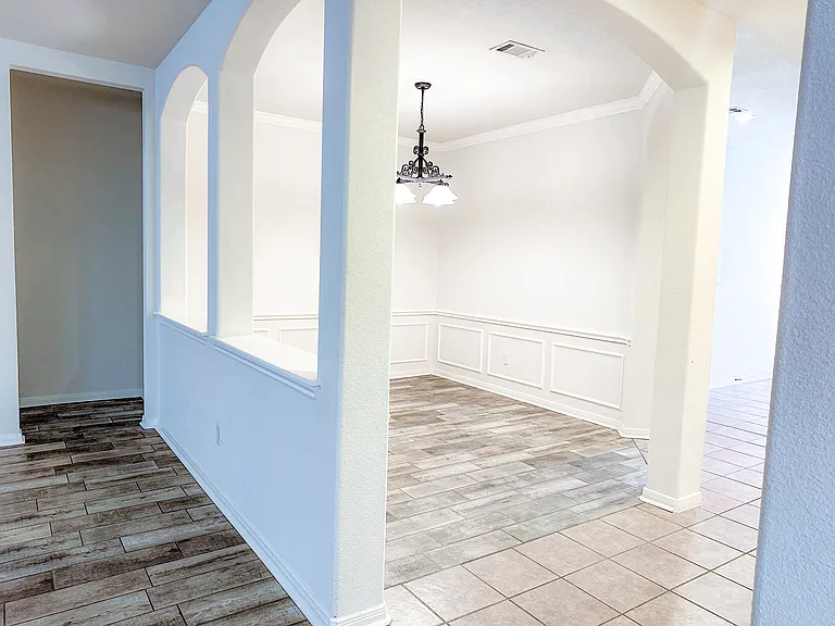 2033 Dove Crossing Dr — Photo 8