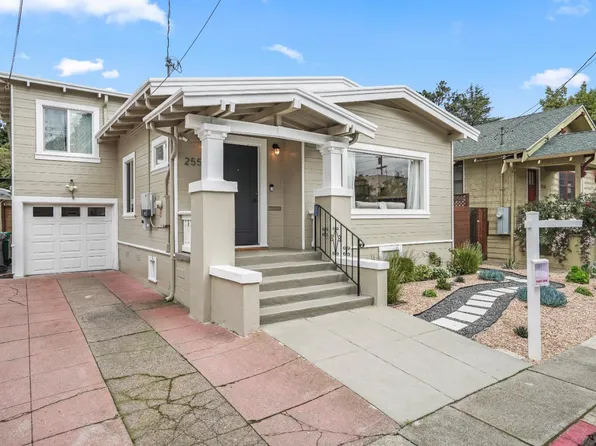 2554 Pleasant St, Oakland, CA 94602